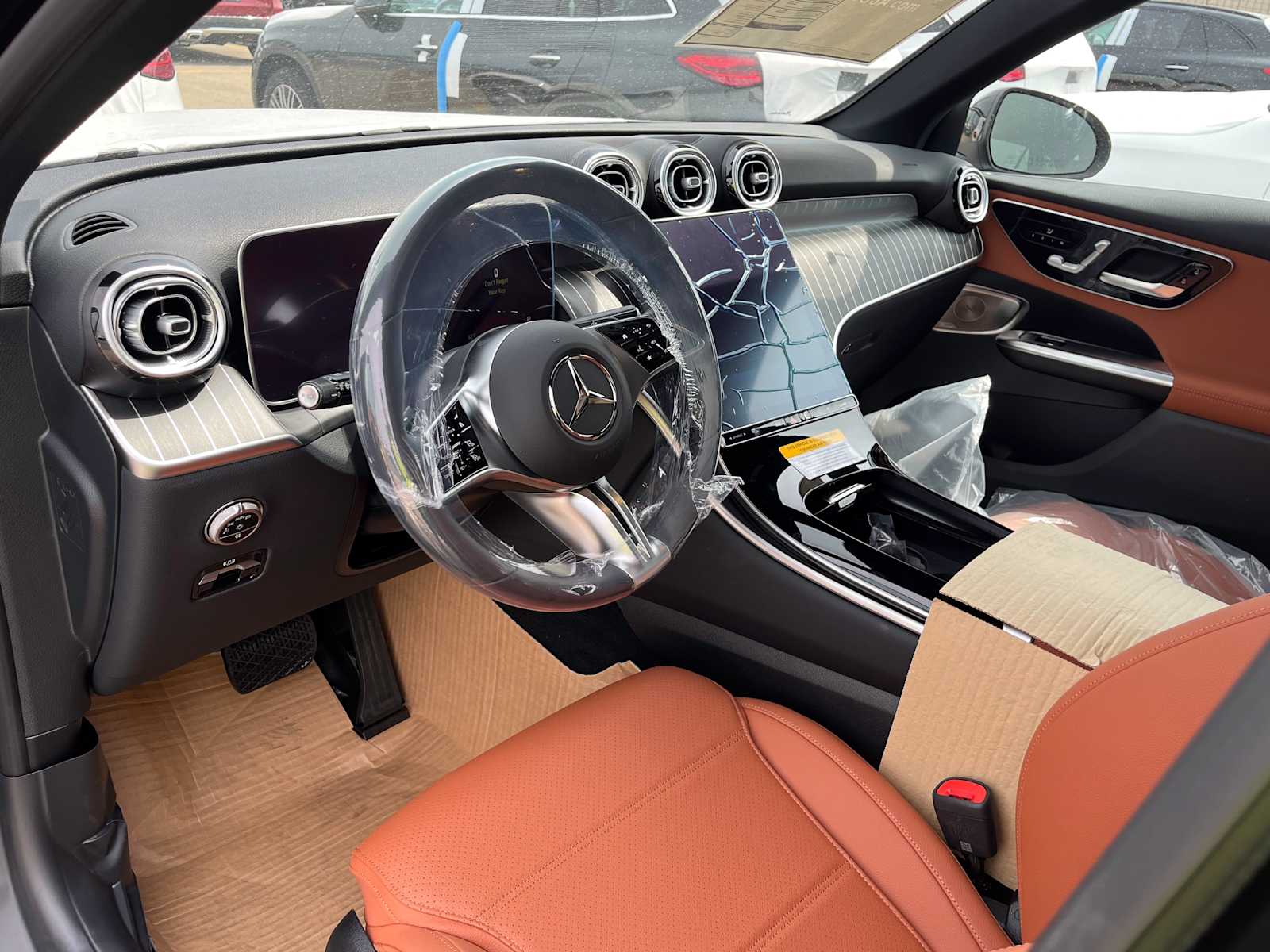 new 2025 Mercedes-Benz GLC 300 car