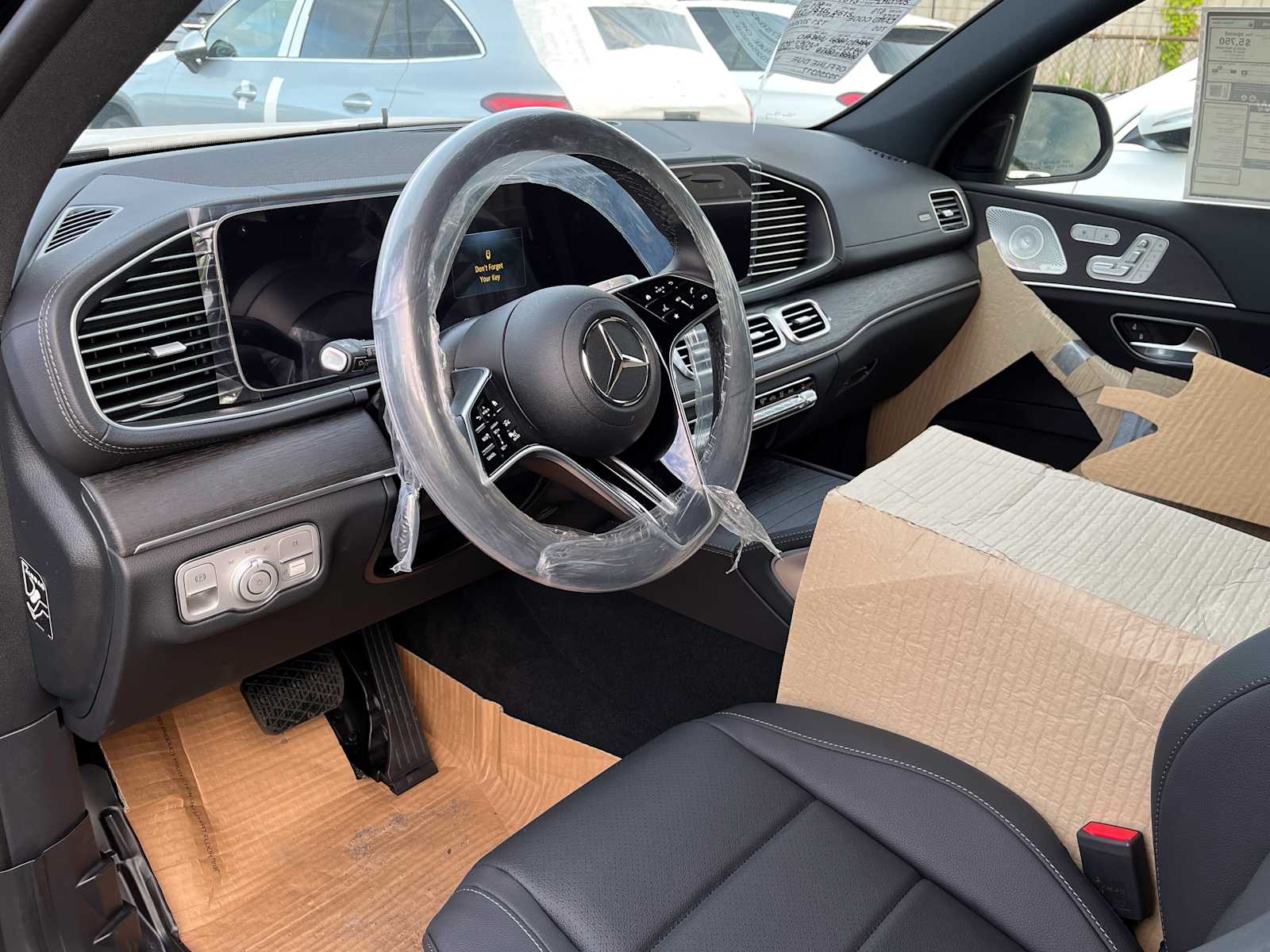 new 2025 Mercedes-Benz GLS 450 car