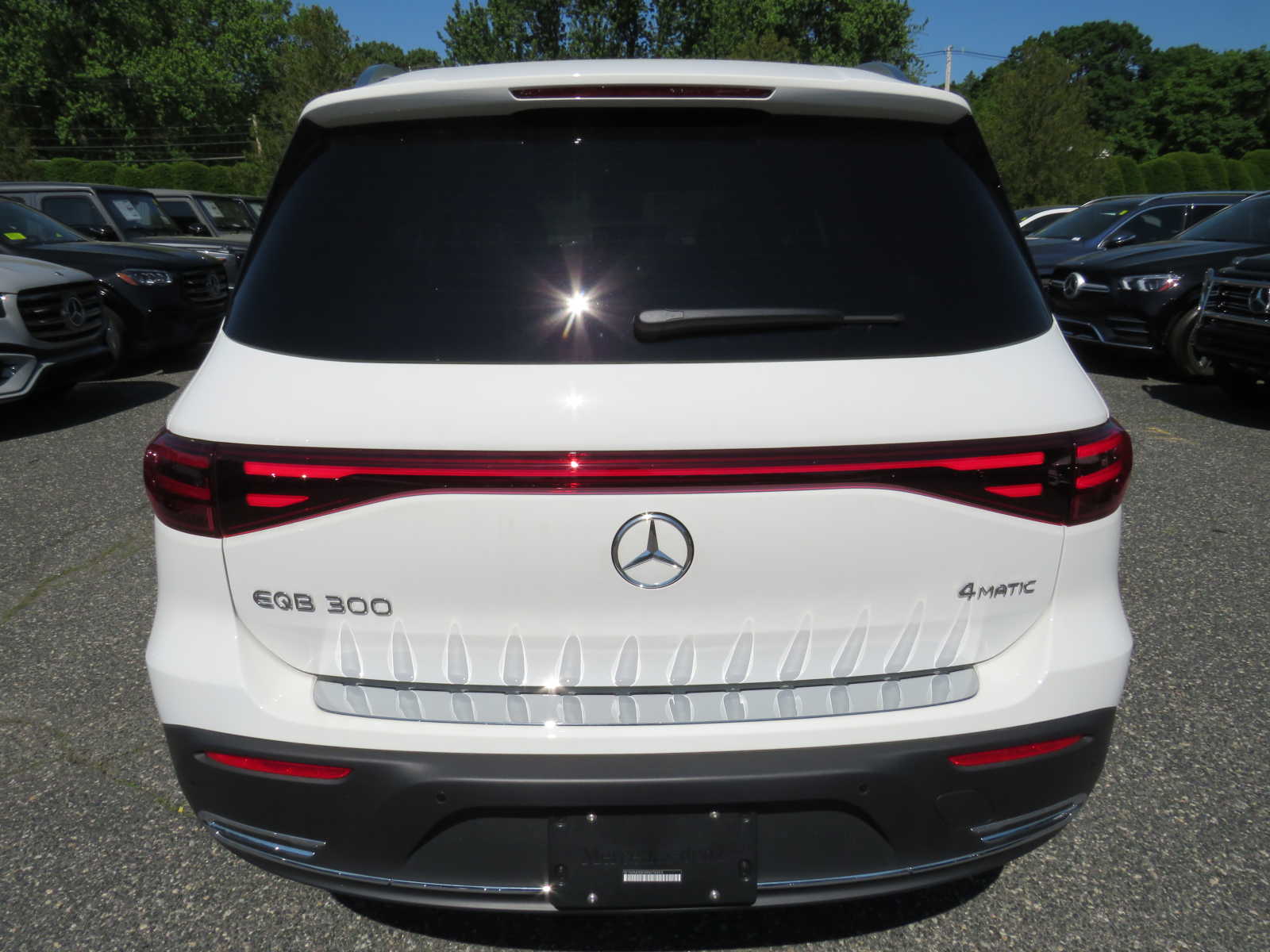 new 2024 Mercedes-Benz EQB 300 car