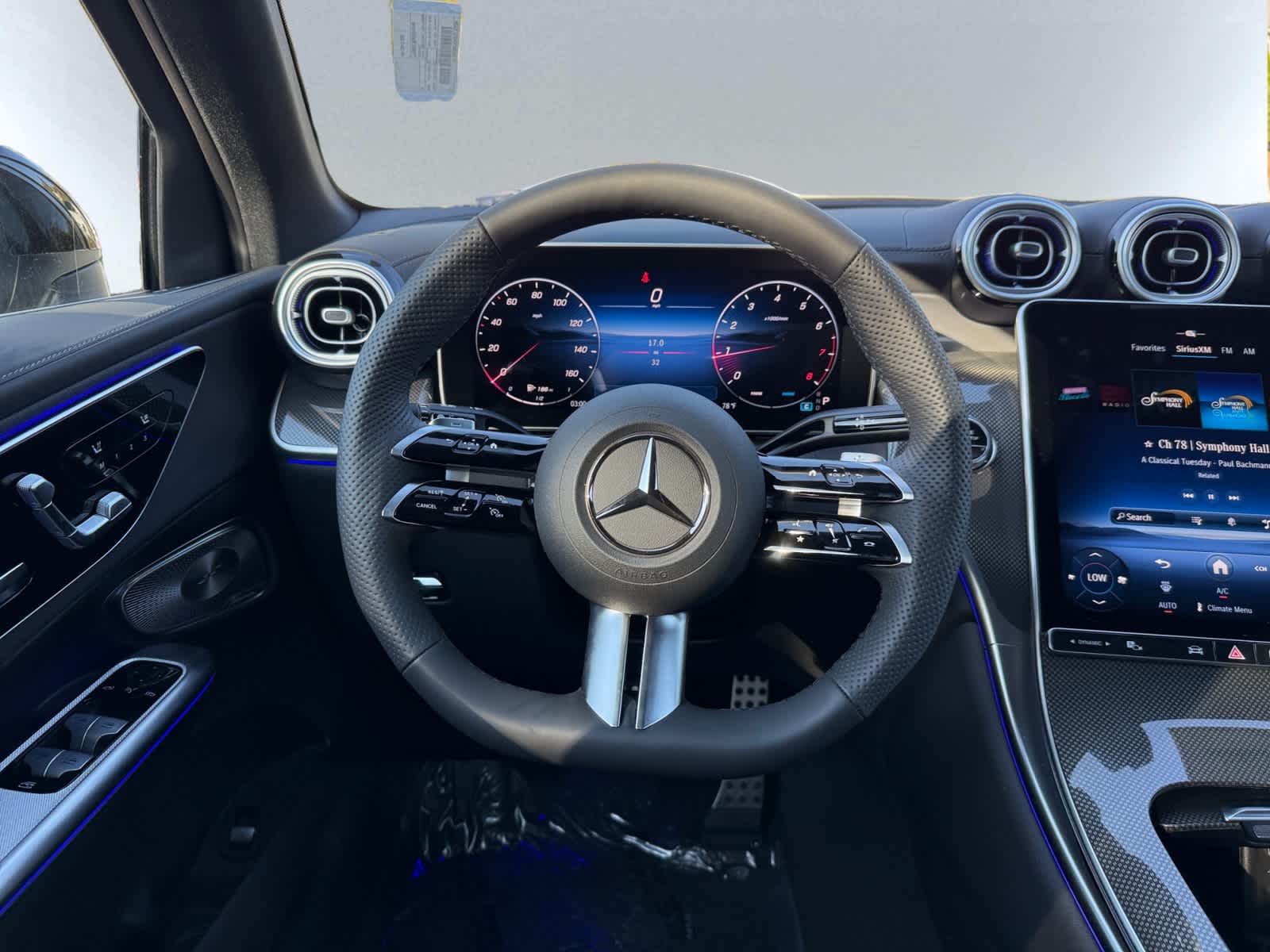 new 2025 Mercedes-Benz GLC 300 car