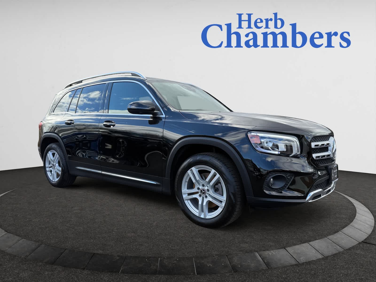 used 2023 Mercedes-Benz GLB 250 car, priced at $38,998