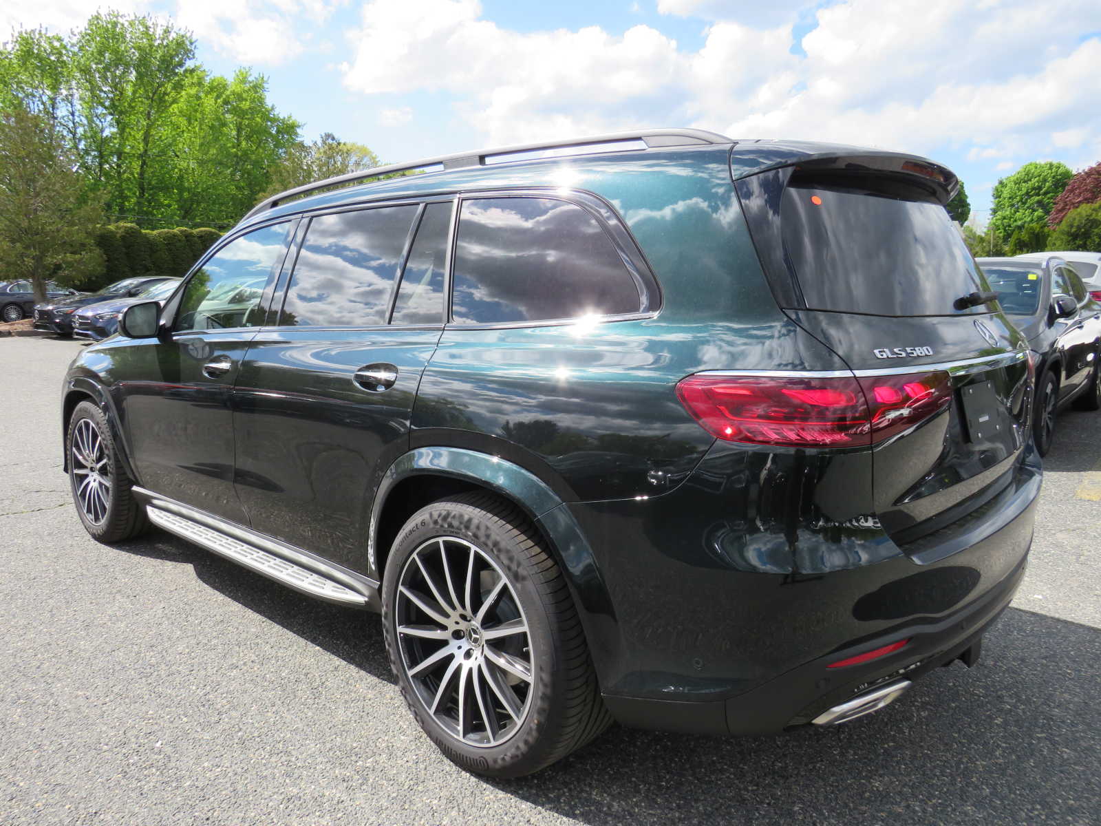 new 2024 Mercedes-Benz GLS 580 car