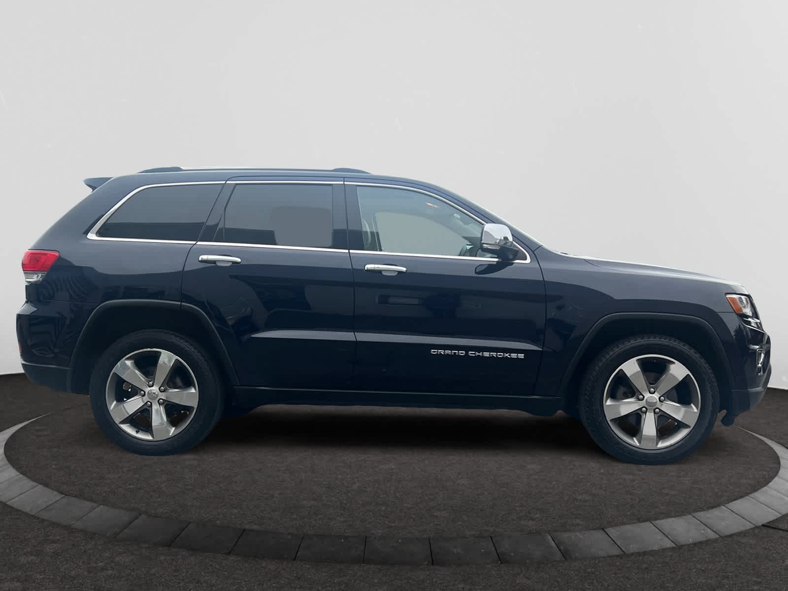 used 2014 Jeep Grand Cherokee car, priced at $15,798