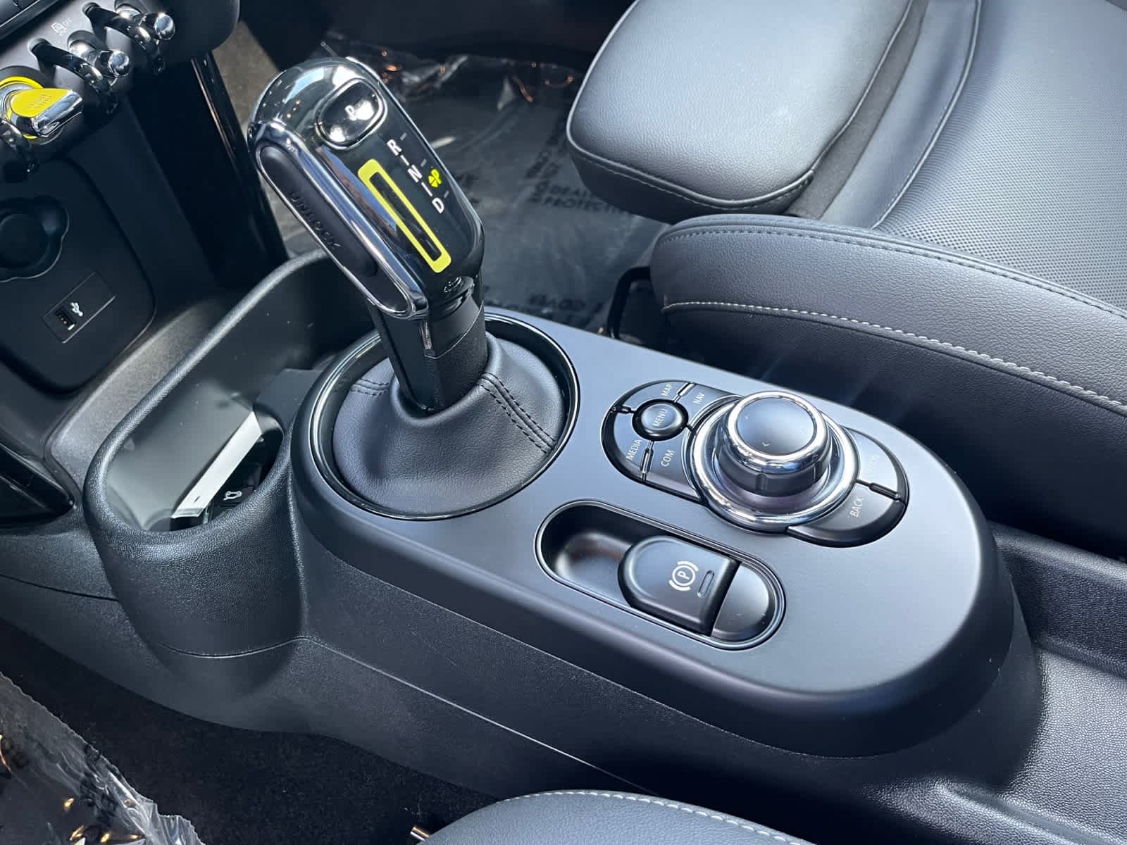 used 2024 MINI Electric Hardtop 2 Door car, priced at $23,998