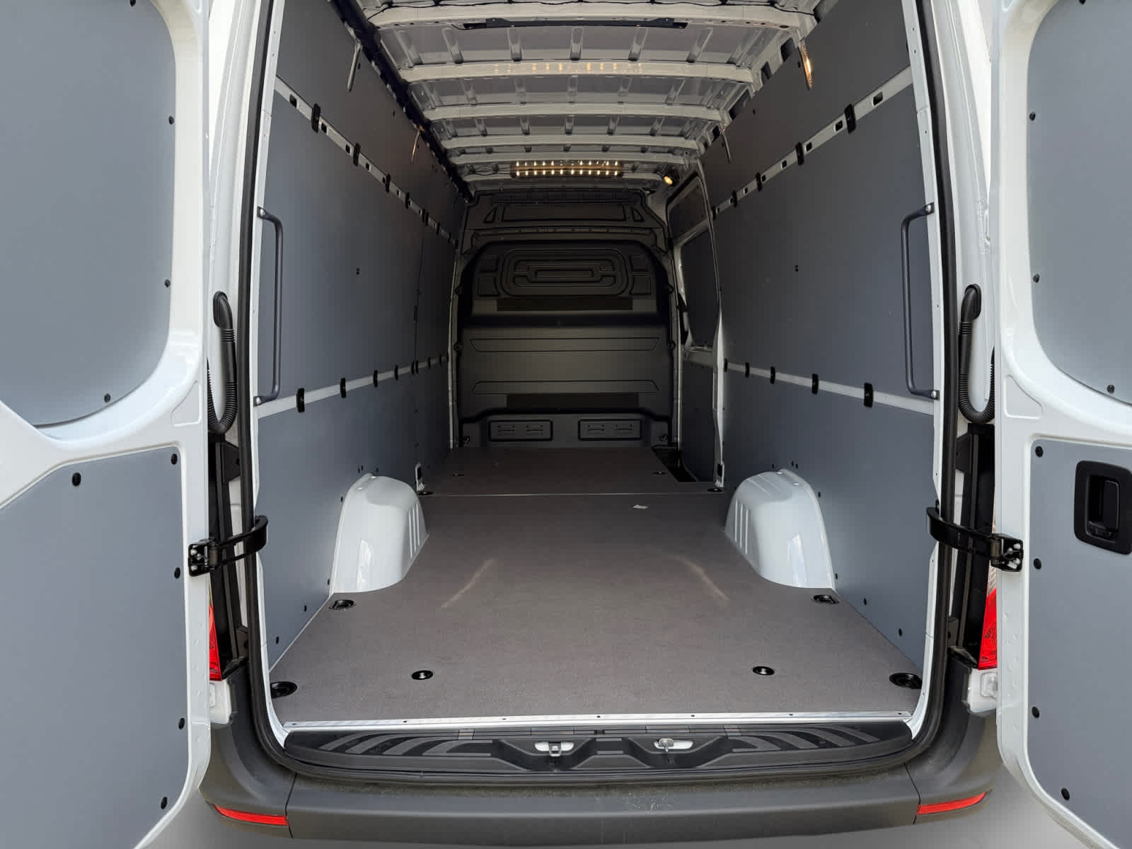 new 2025 Mercedes-Benz Sprinter car