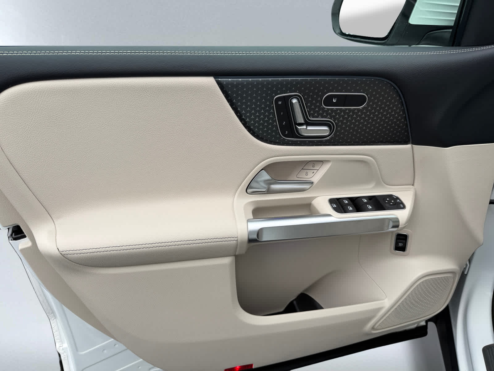 used 2025 Mercedes-Benz GLB 250 car, priced at $44,998