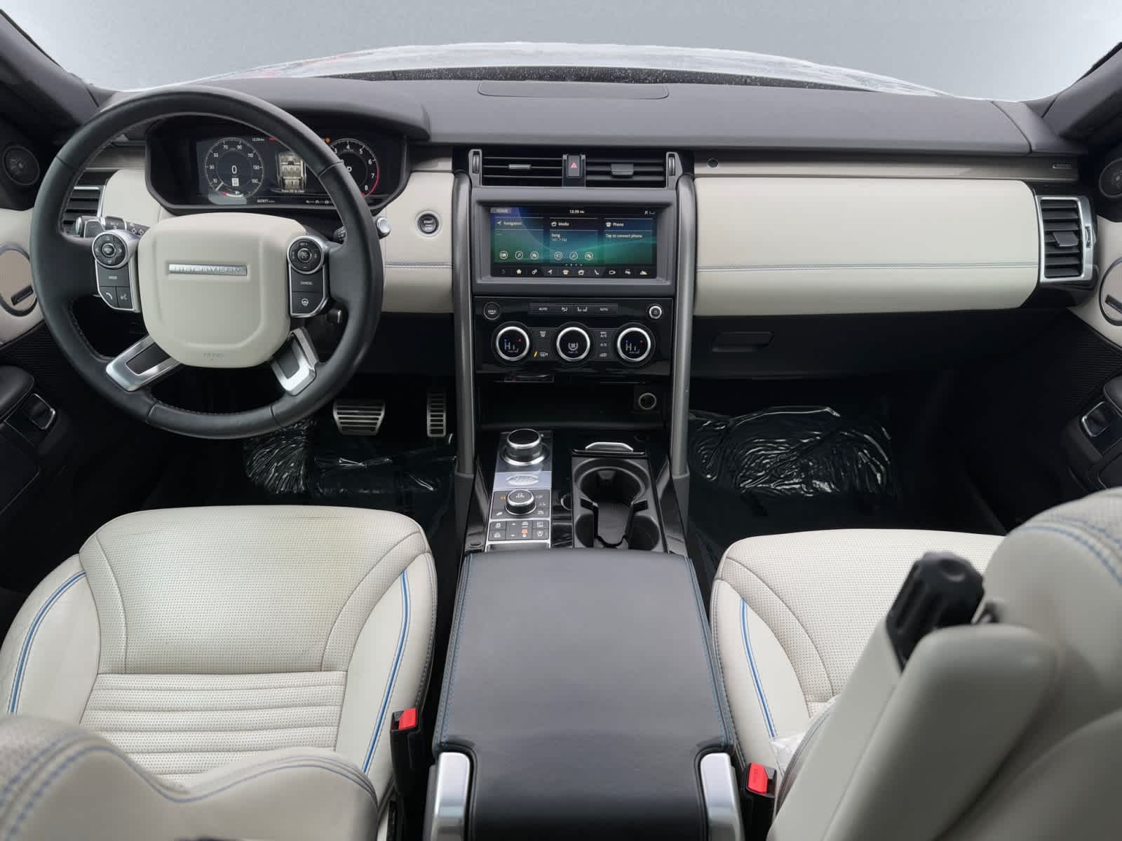 used 2018 Land Rover Discovery car, priced at $23,998