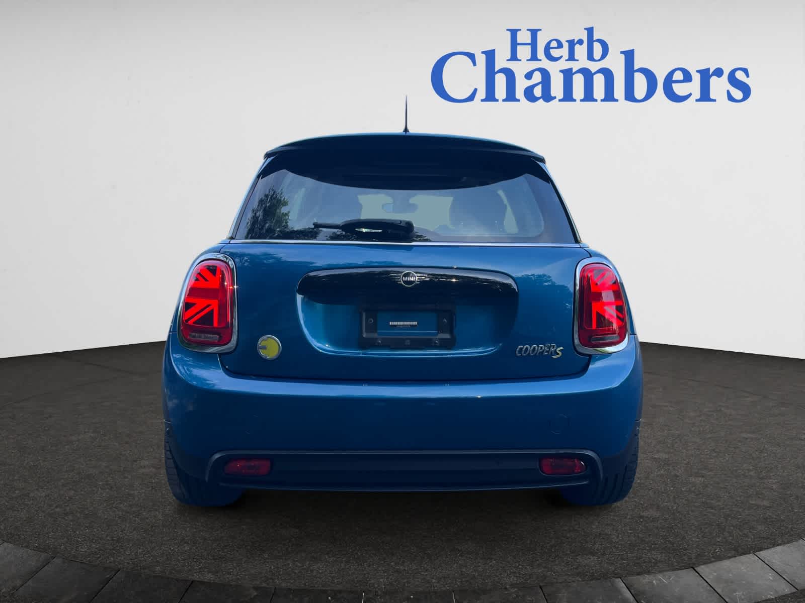 used 2024 MINI Electric Hardtop 2 Door car, priced at $23,998