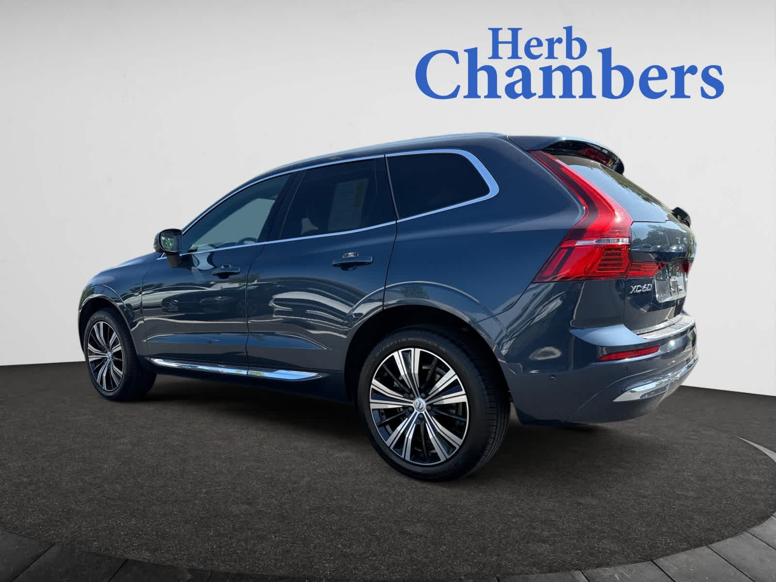 used 2022 Volvo XC60 car, priced at $39,488