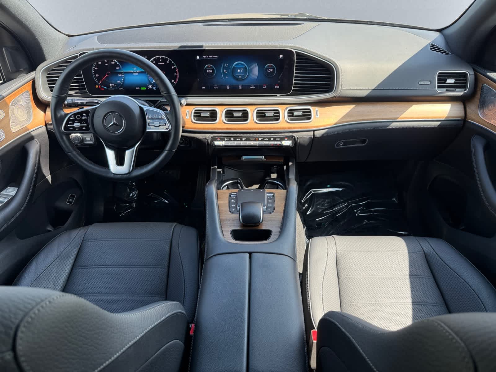 used 2022 Mercedes-Benz GLE 450 car, priced at $53,998