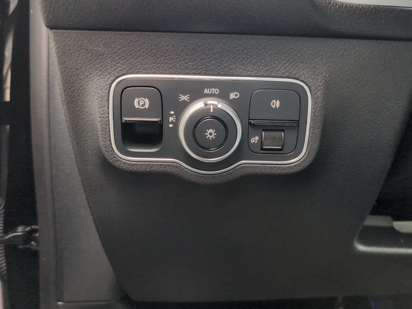 used 2022 Mercedes-Benz GLB 250 car, priced at $30,988