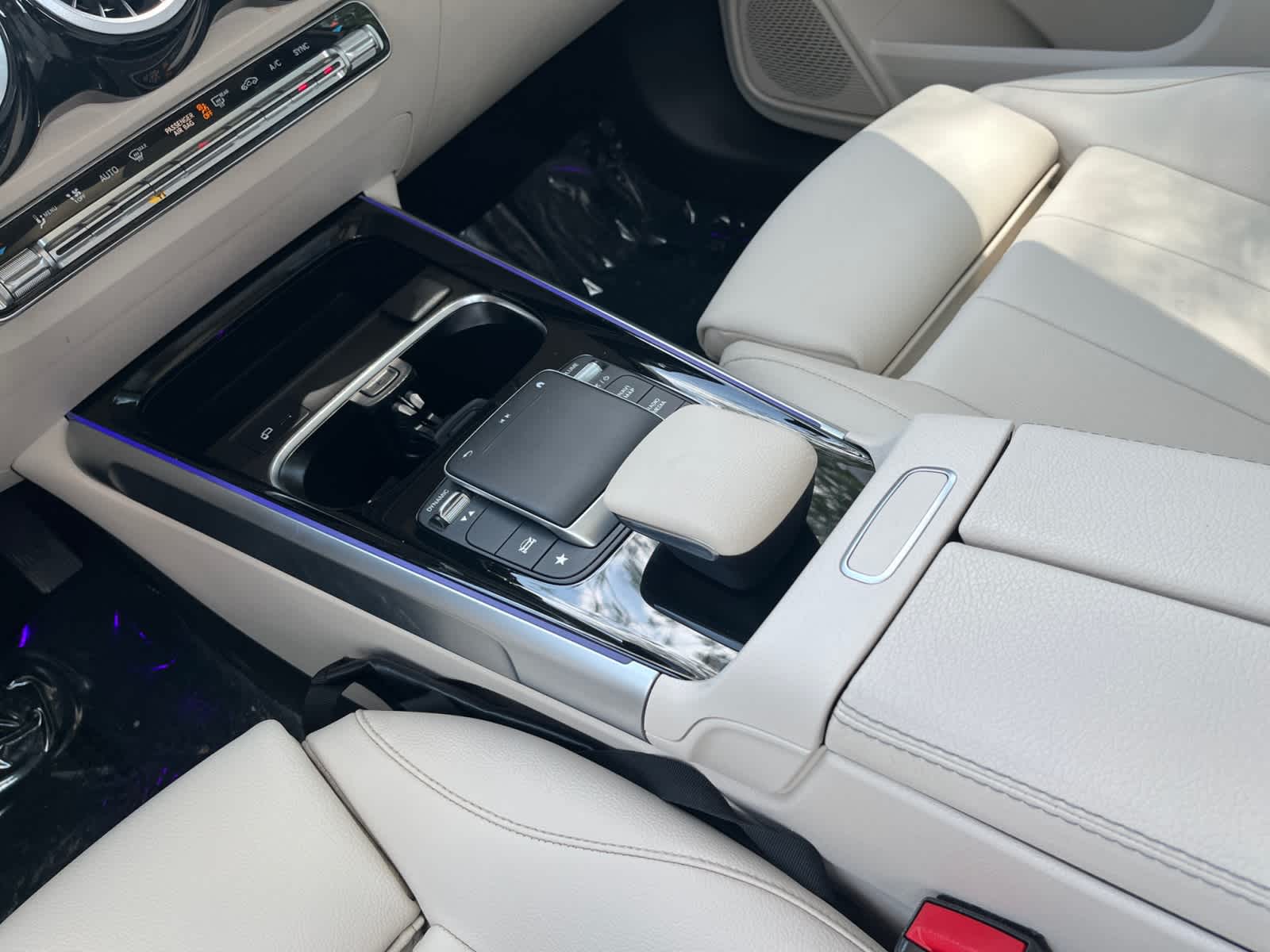 used 2022 Mercedes-Benz GLB 250 car, priced at $32,488
