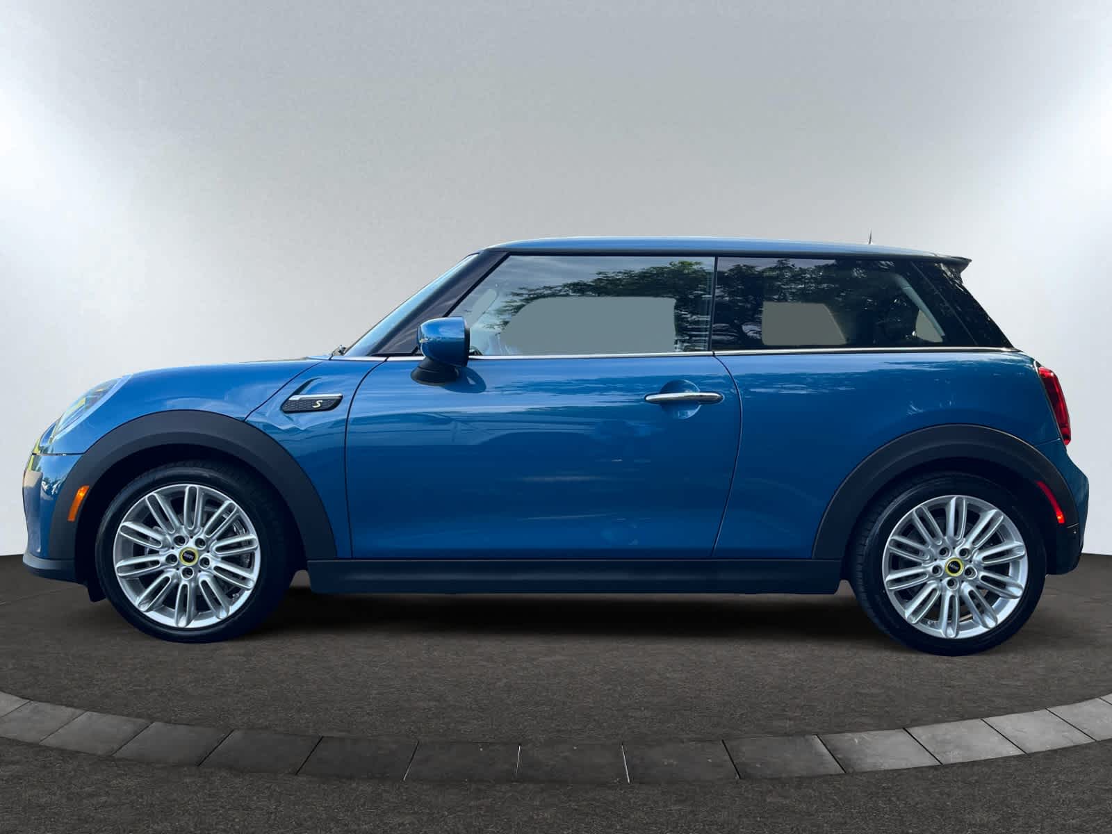 used 2024 MINI Electric Hardtop 2 Door car, priced at $23,998