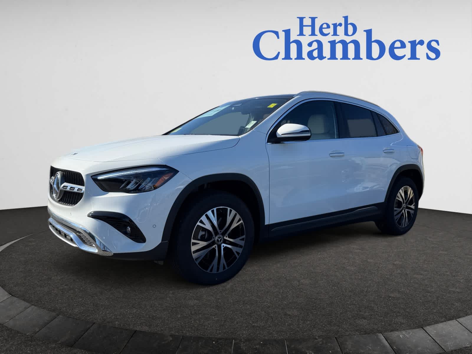 new 2025 Mercedes-Benz GLA 250 car