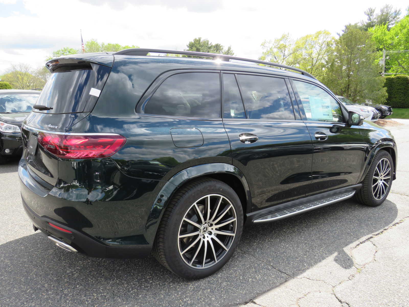 new 2024 Mercedes-Benz GLS 580 car