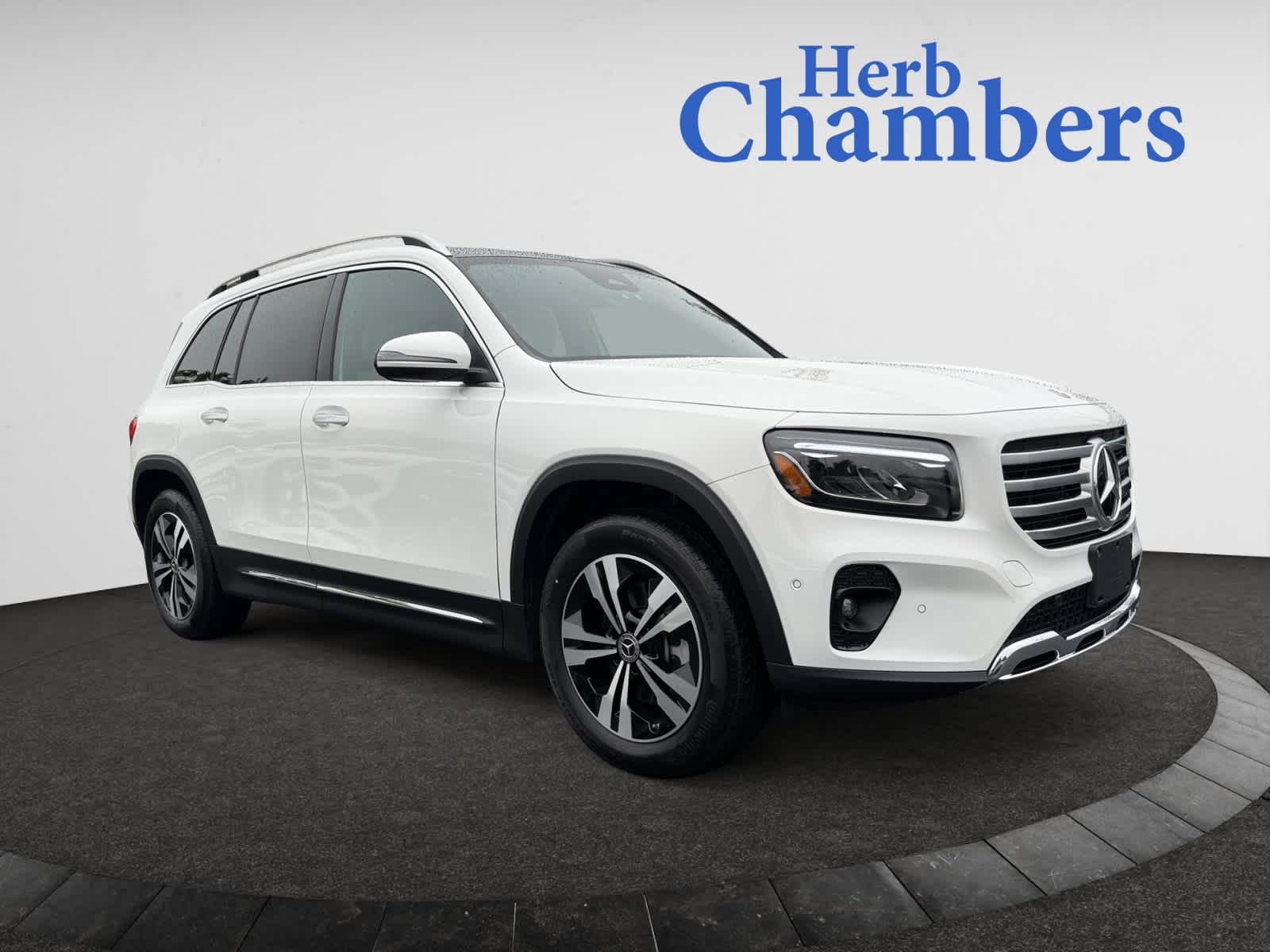 used 2025 Mercedes-Benz GLB 250 car, priced at $44,998