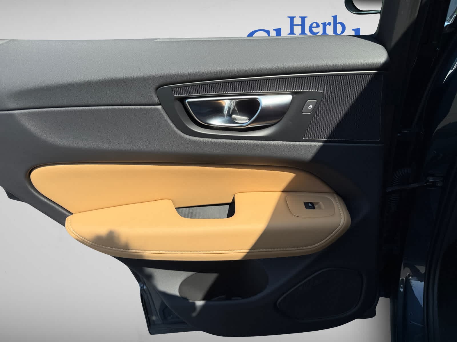 used 2022 Volvo XC60 car, priced at $39,488