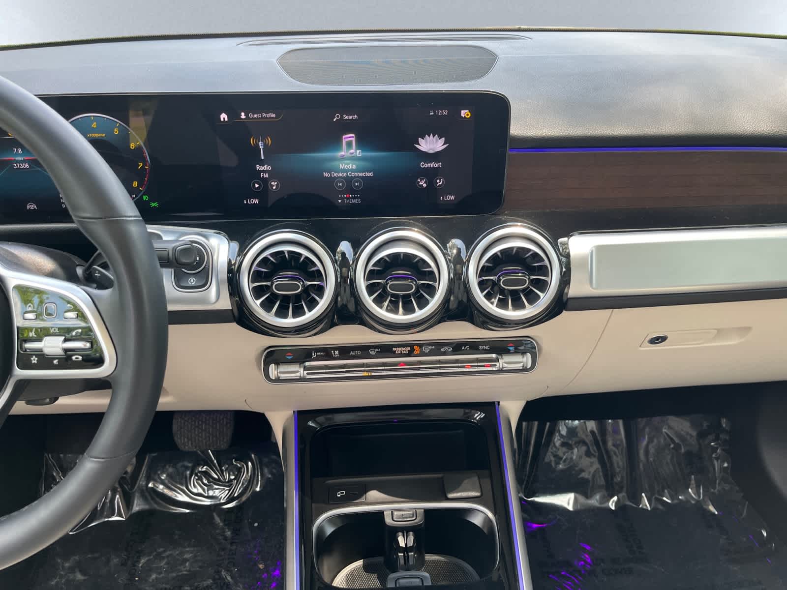used 2022 Mercedes-Benz GLB 250 car, priced at $32,488