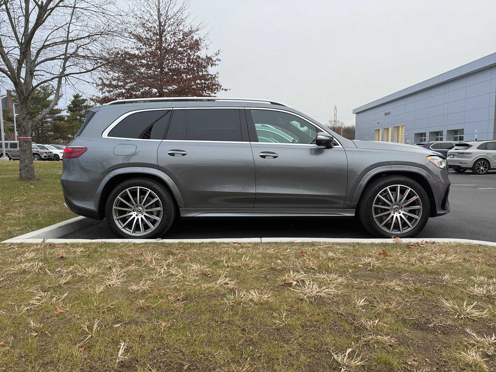 new 2025 Mercedes-Benz GLS 450 car