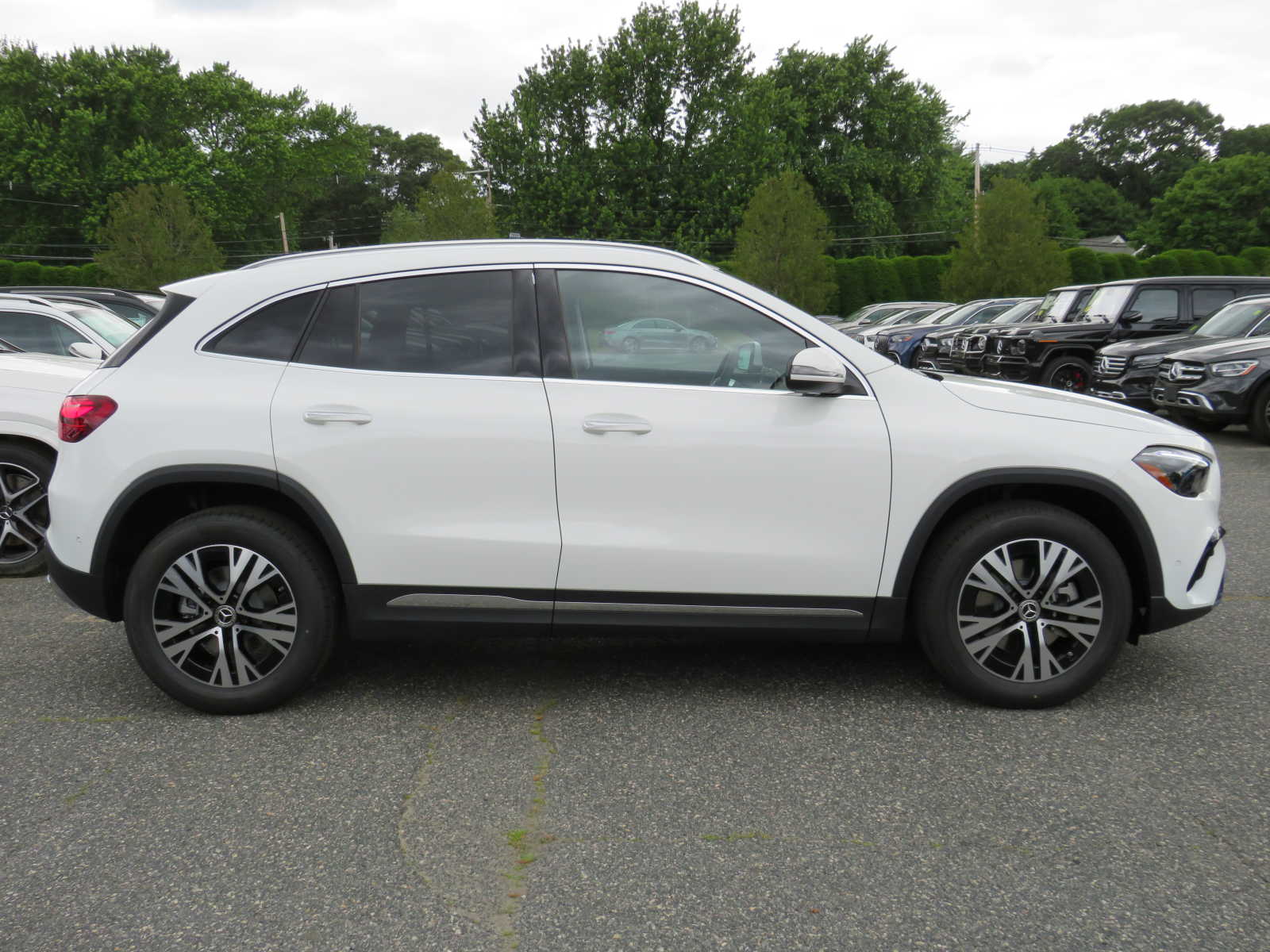 new 2025 Mercedes-Benz GLA 250 car