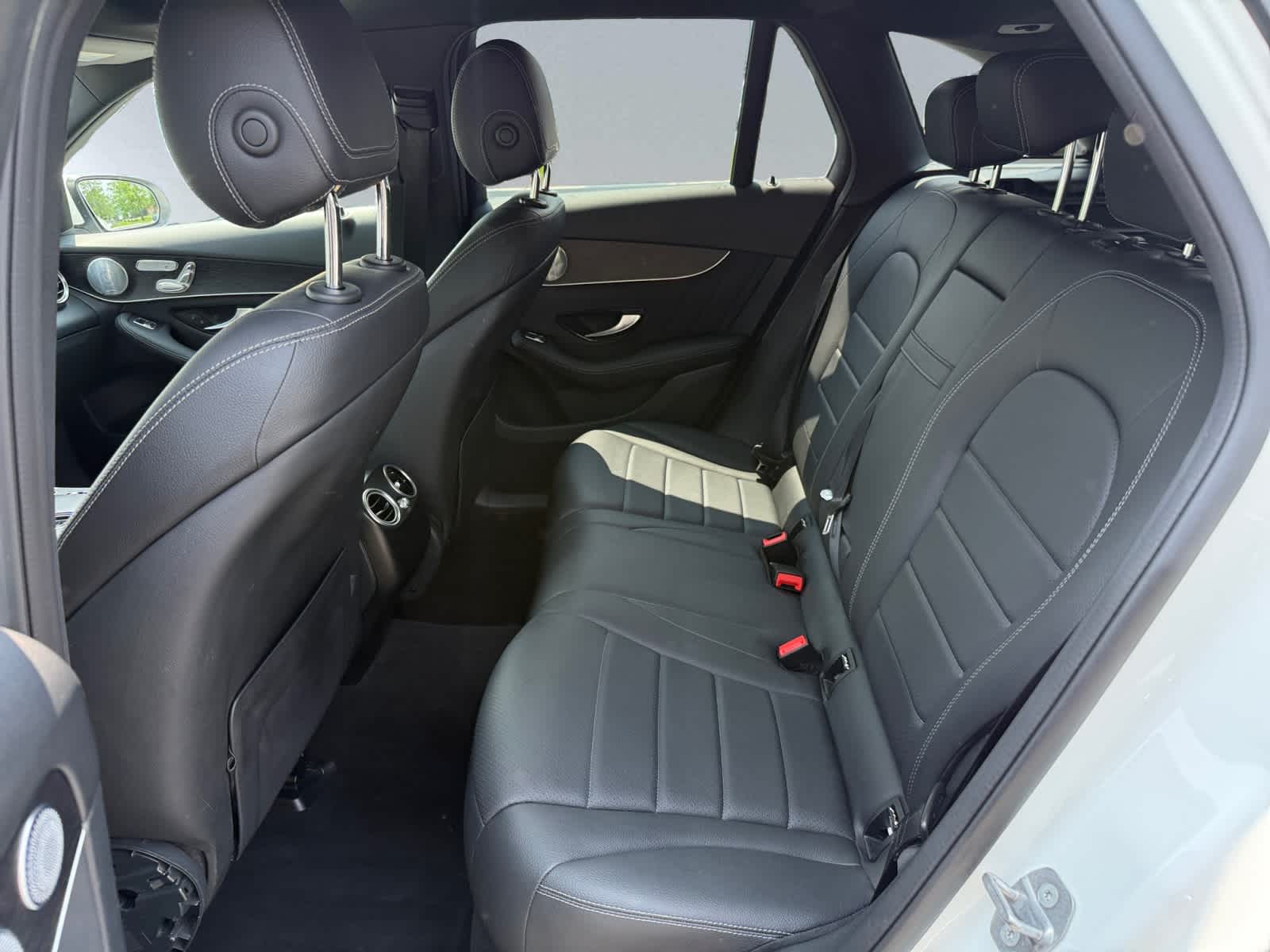 used 2020 Mercedes-Benz GLC 300 car, priced at $32,388