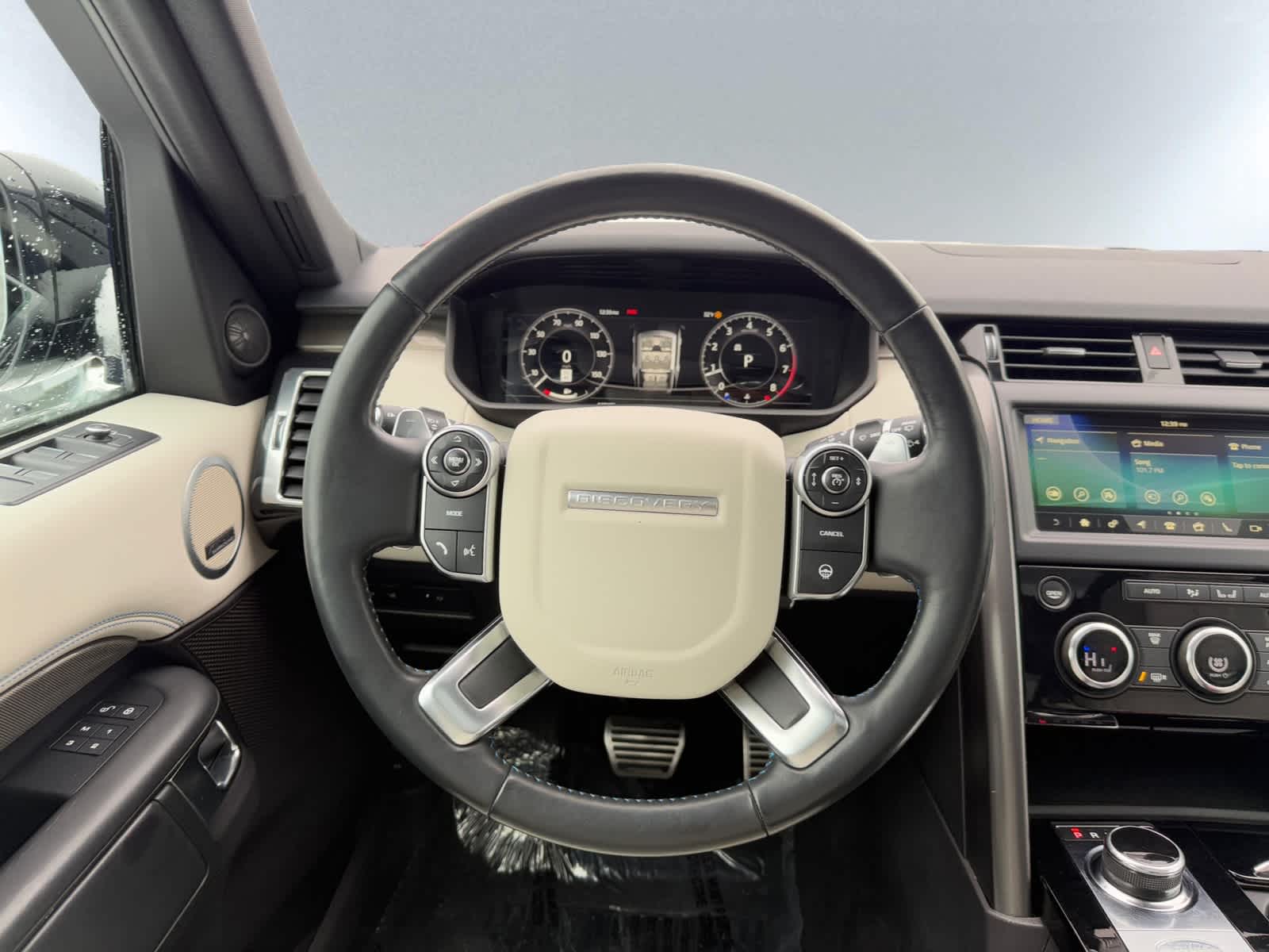 used 2018 Land Rover Discovery car, priced at $23,998