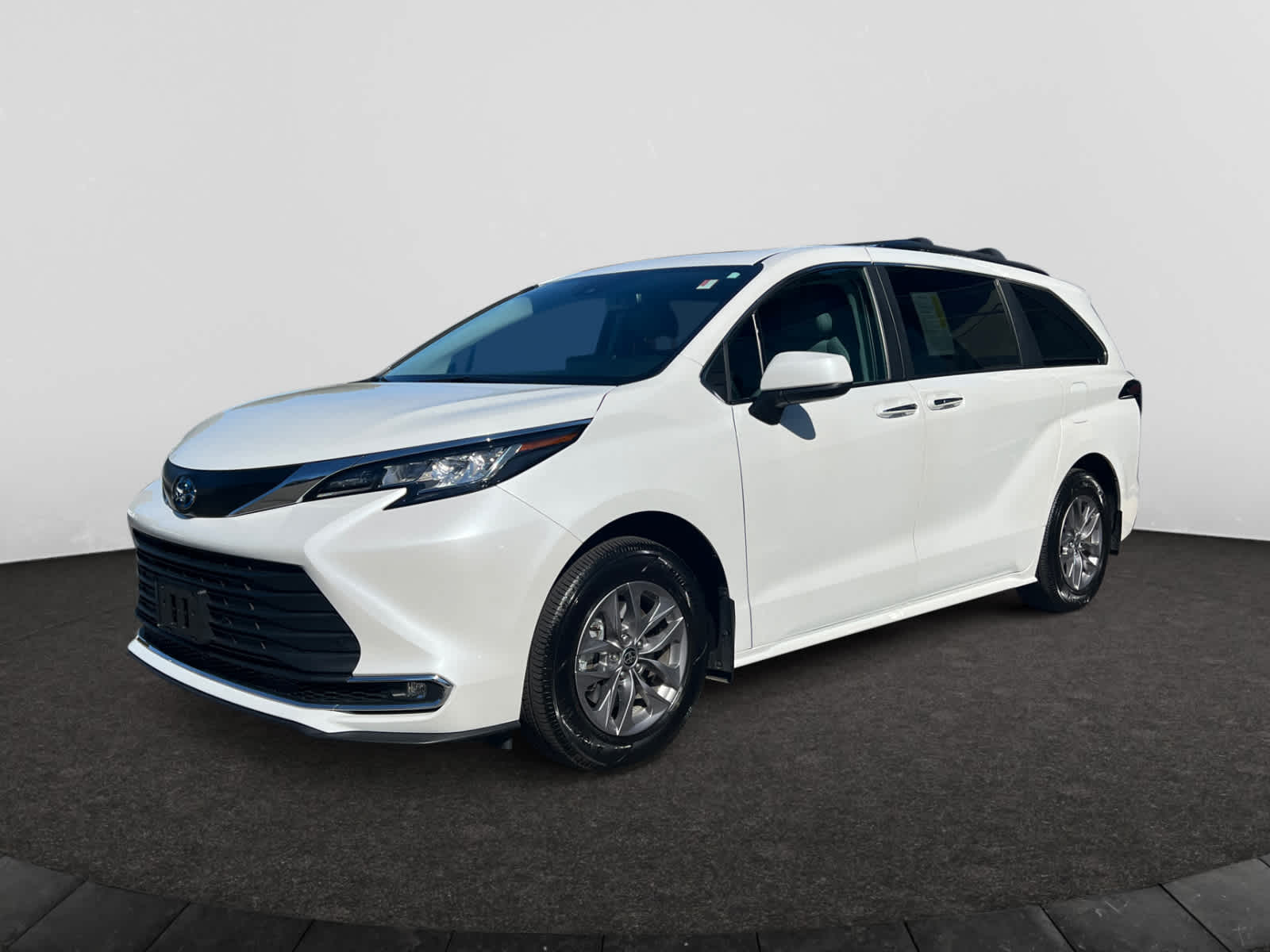 used 2023 Toyota Sienna car, priced at $46,998
