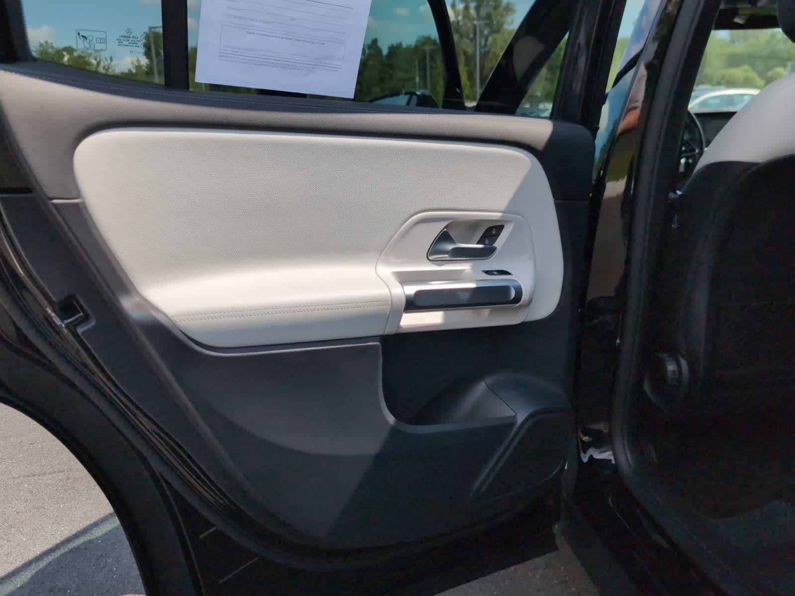 used 2022 Mercedes-Benz GLB 250 car, priced at $30,988