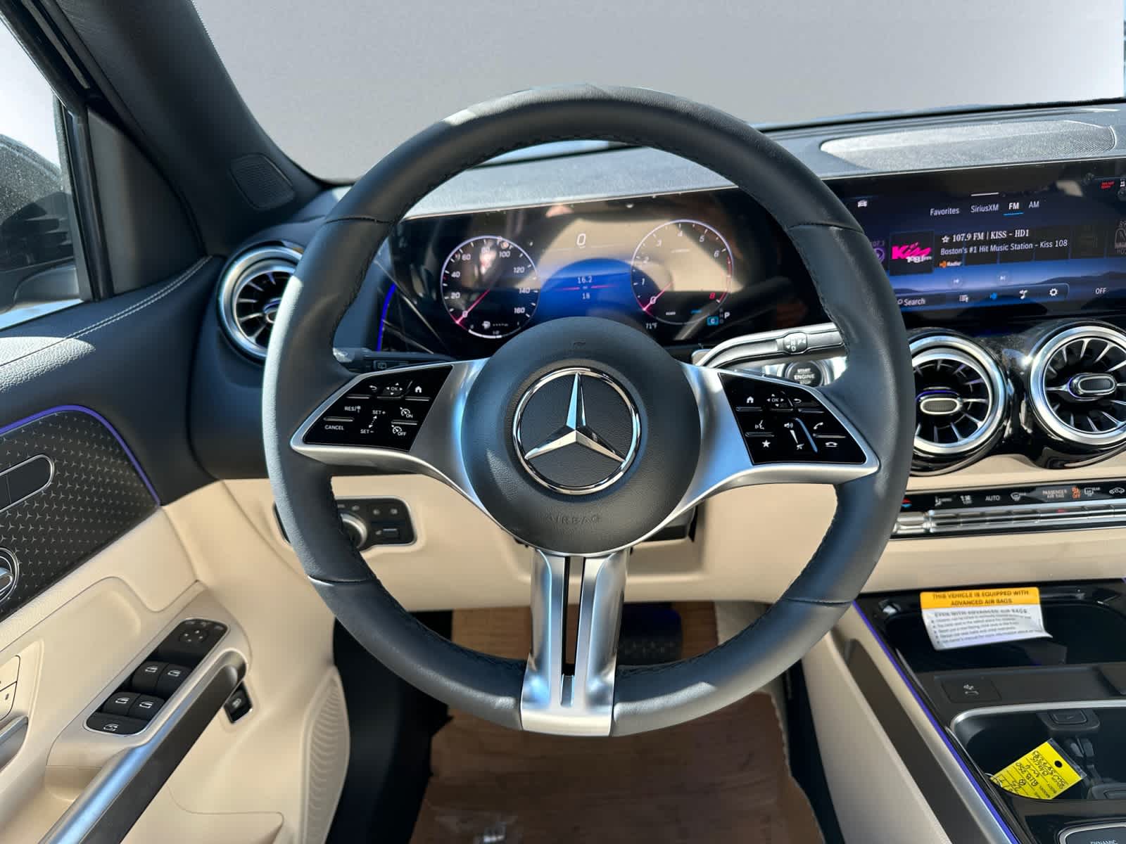 new 2025 Mercedes-Benz GLB 250 car