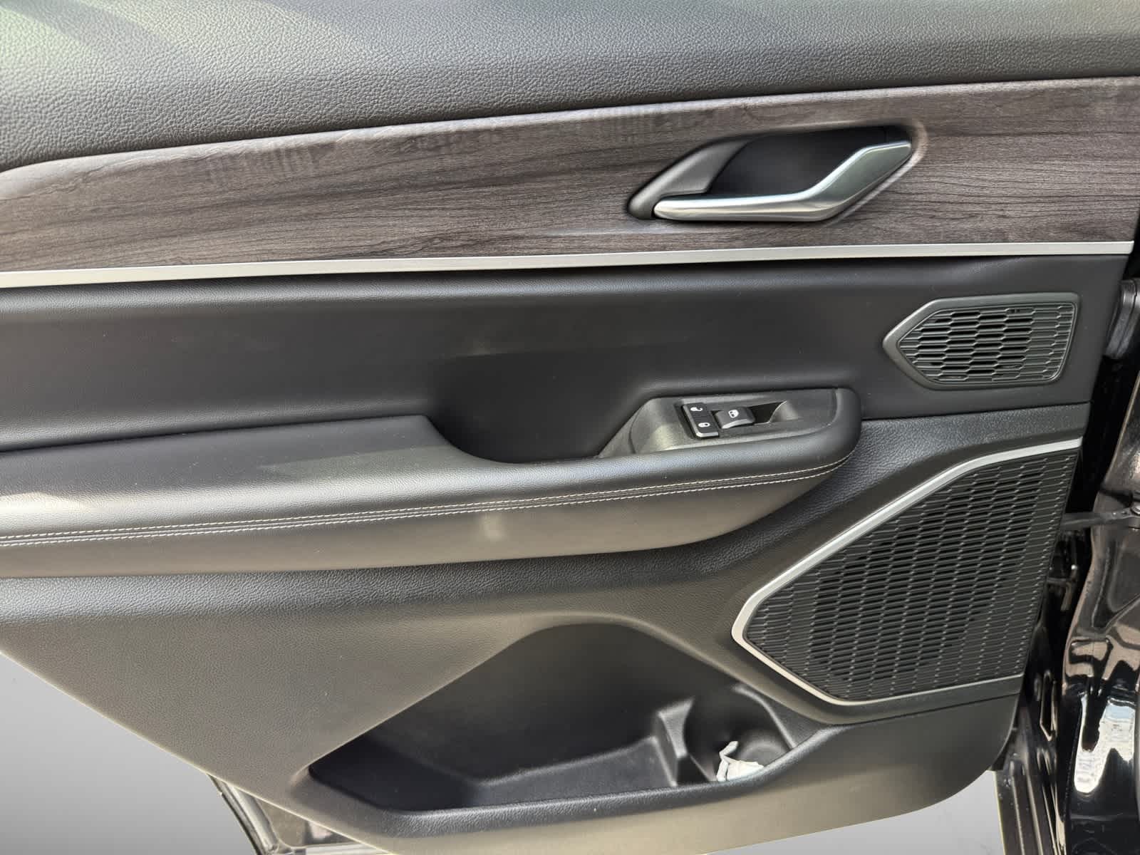 used 2021 Jeep Grand Cherokee L car, priced at $29,788