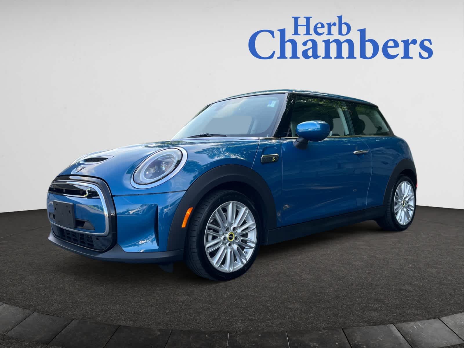 used 2024 MINI Electric Hardtop 2 Door car, priced at $23,998