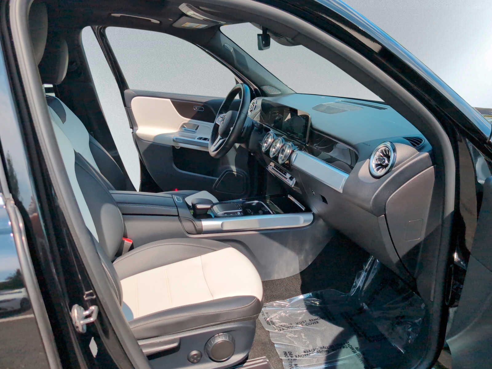 used 2022 Mercedes-Benz GLB 250 car, priced at $30,988