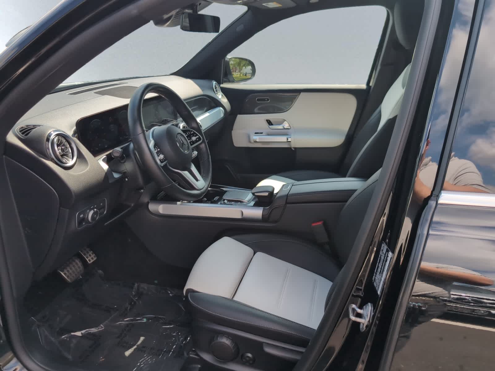 used 2022 Mercedes-Benz GLB 250 car, priced at $30,988
