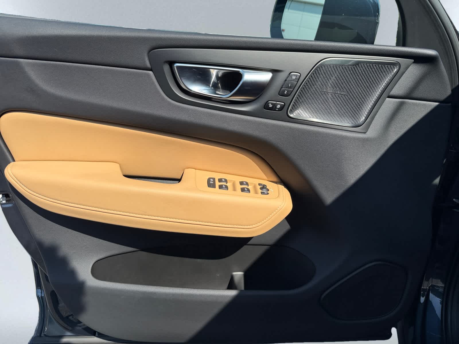 used 2022 Volvo XC60 car, priced at $39,488