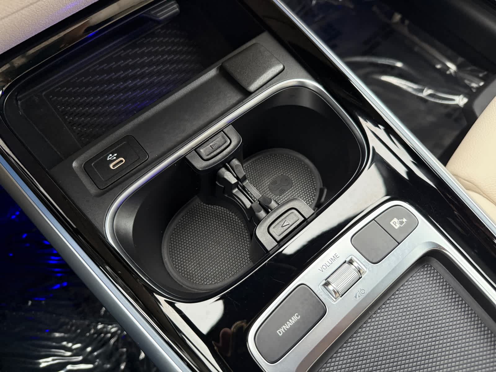 used 2025 Mercedes-Benz GLB 250 car, priced at $44,998