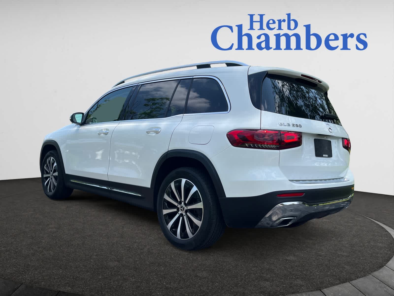 used 2022 Mercedes-Benz GLB 250 car, priced at $32,488