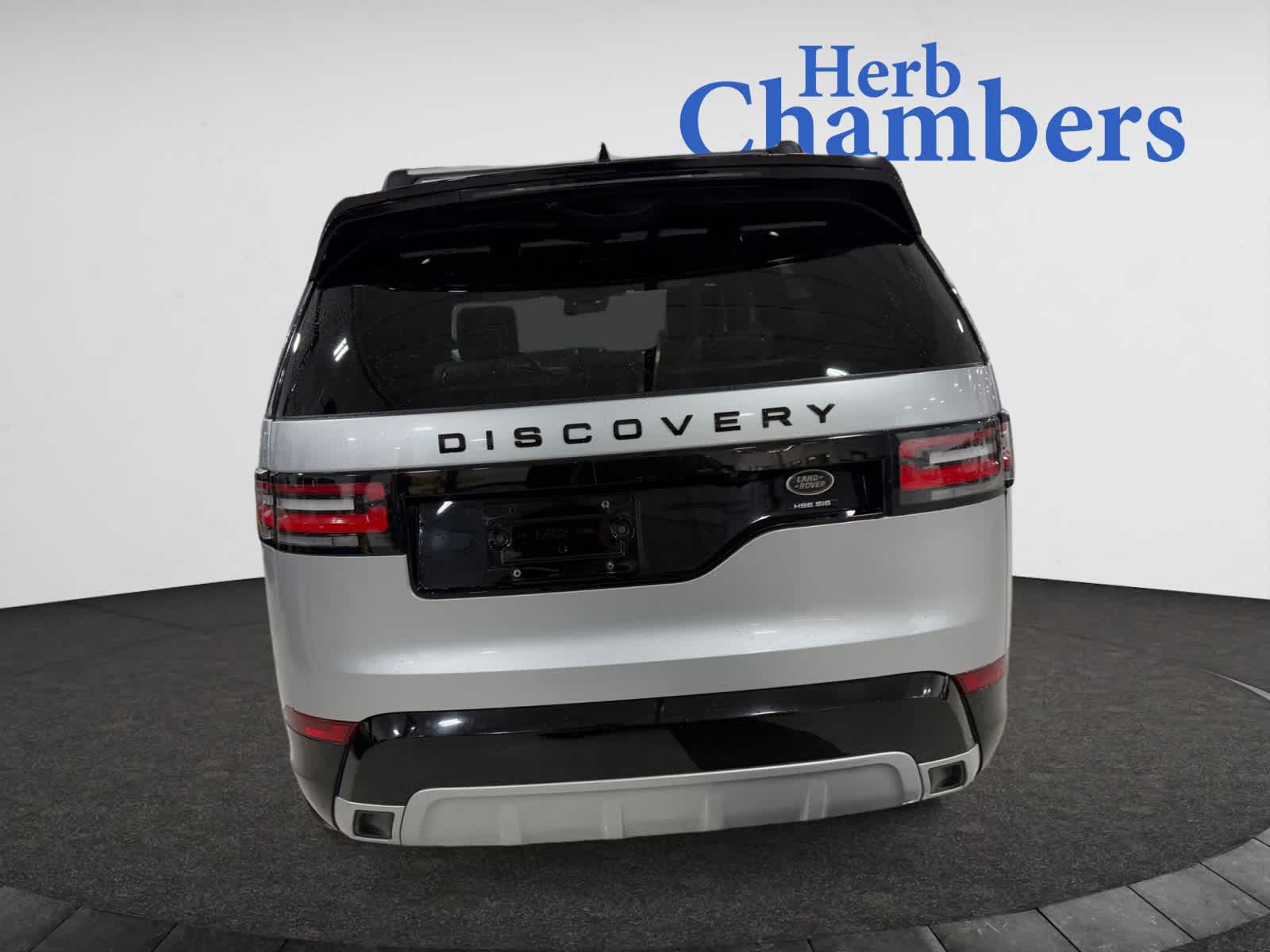 used 2018 Land Rover Discovery car, priced at $23,998