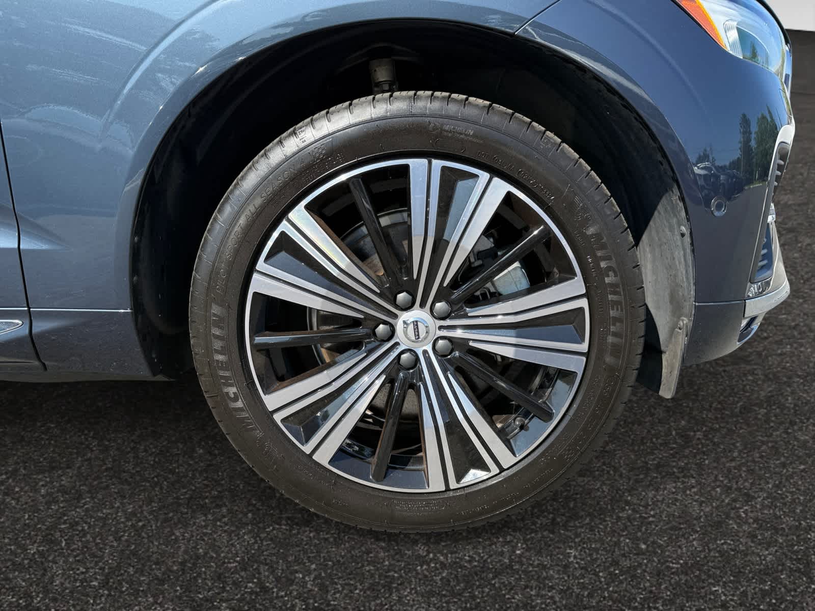 used 2022 Volvo XC60 car, priced at $39,488