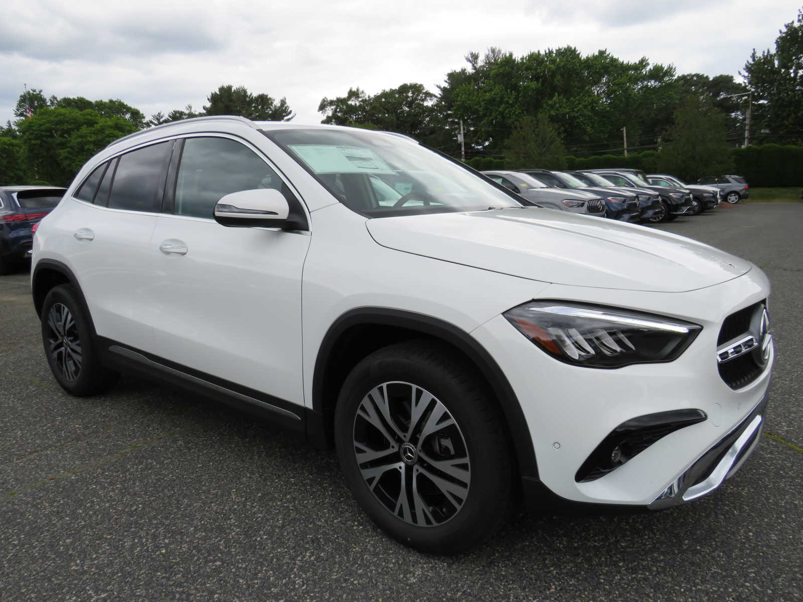 new 2025 Mercedes-Benz GLA 250 car