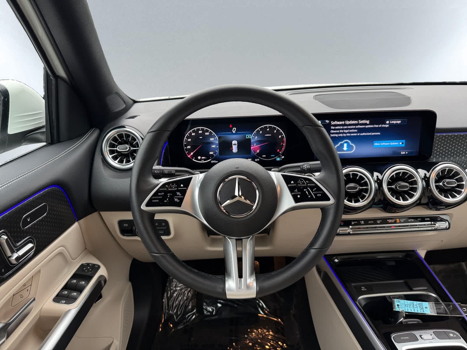 used 2025 Mercedes-Benz GLB 250 car, priced at $44,998