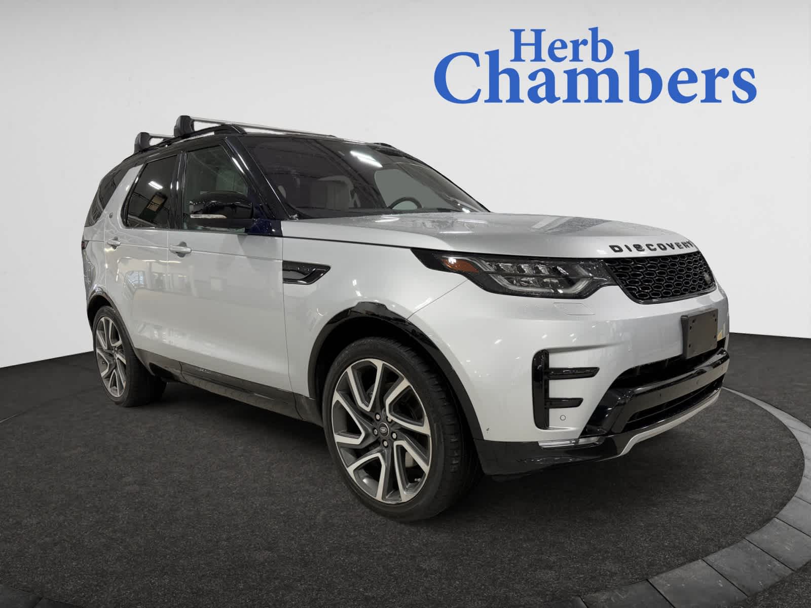 used 2018 Land Rover Discovery car, priced at $23,998