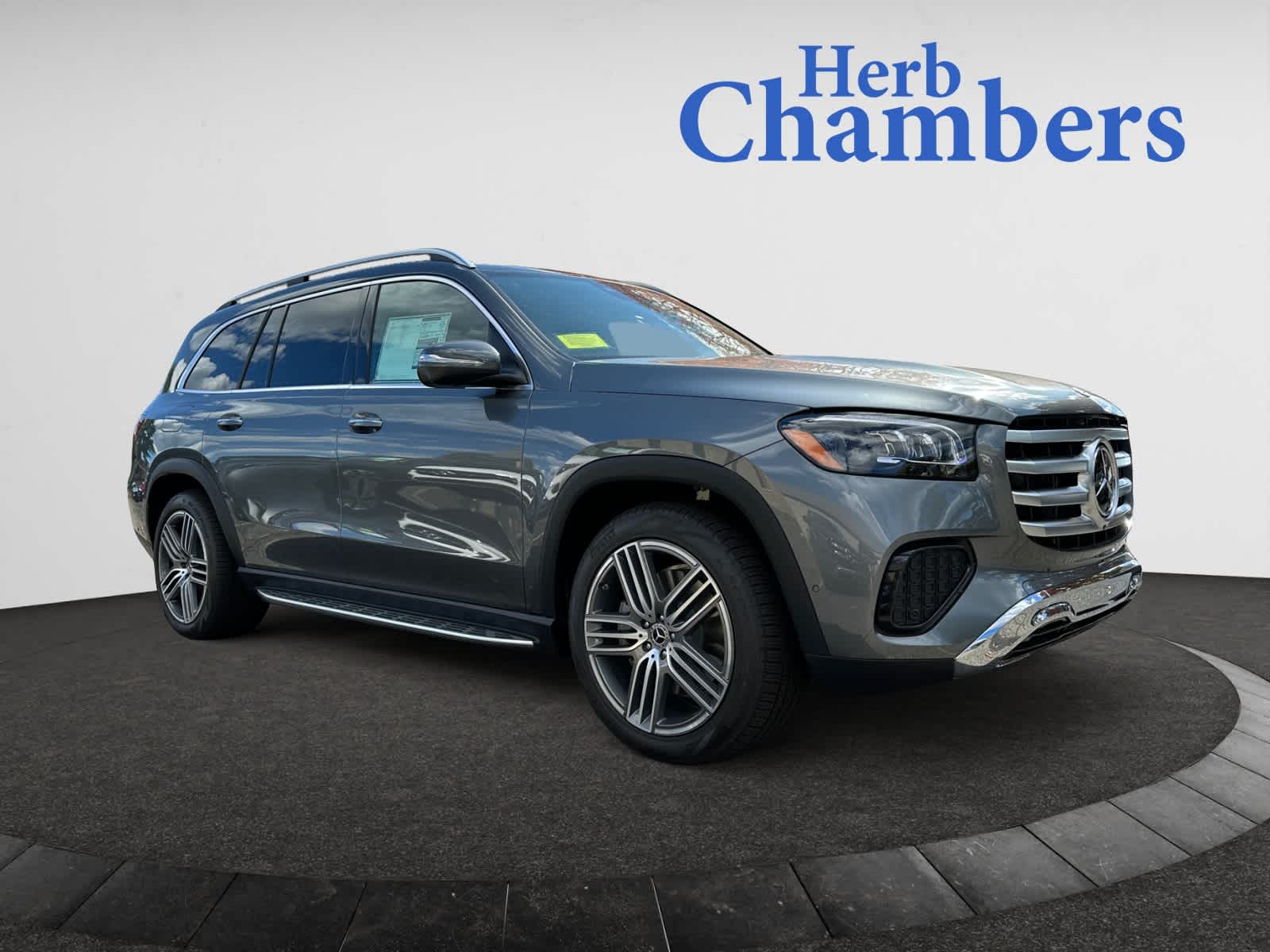 new 2025 Mercedes-Benz GLS 450 car