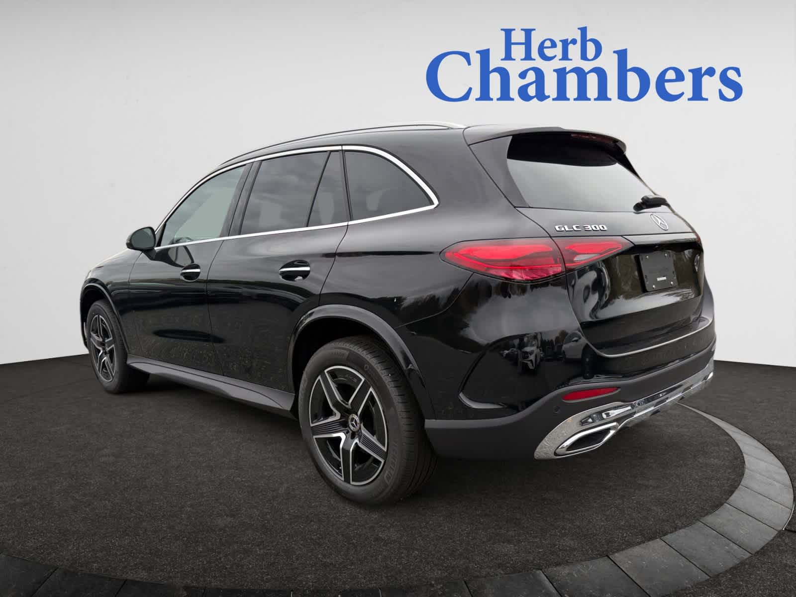 new 2025 Mercedes-Benz GLC 300 car