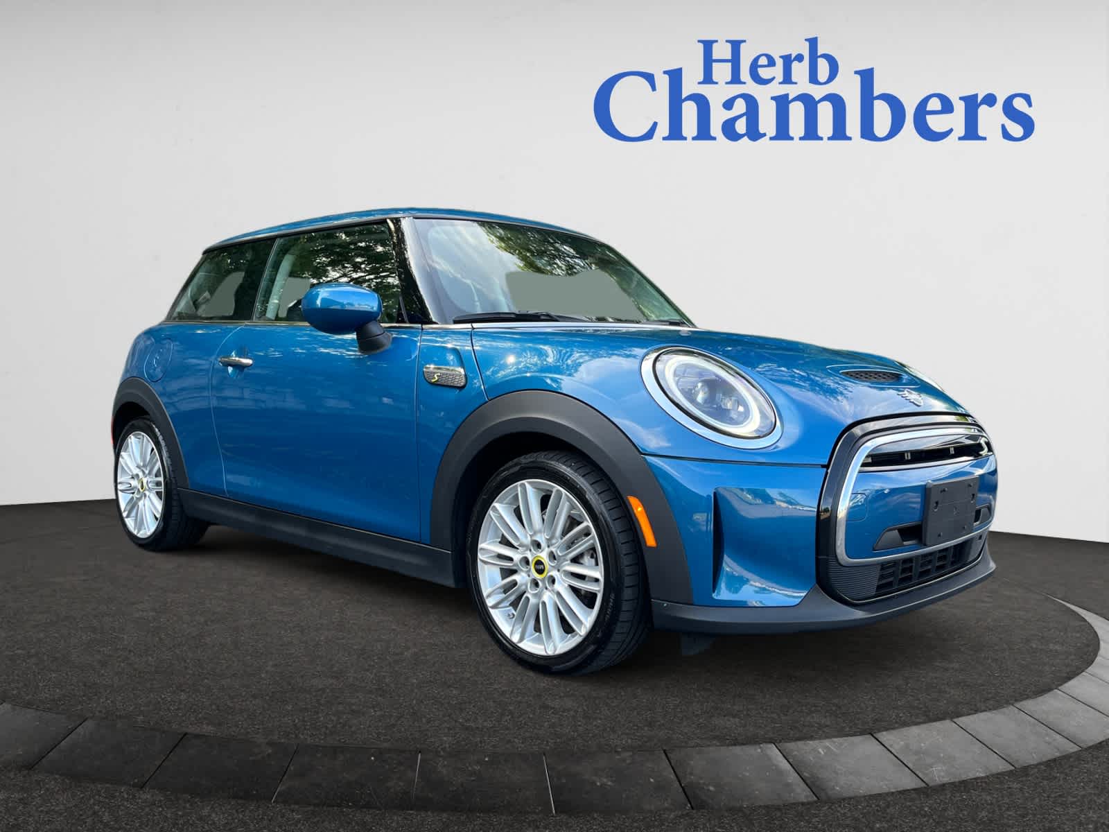 used 2024 MINI Electric Hardtop 2 Door car, priced at $23,998