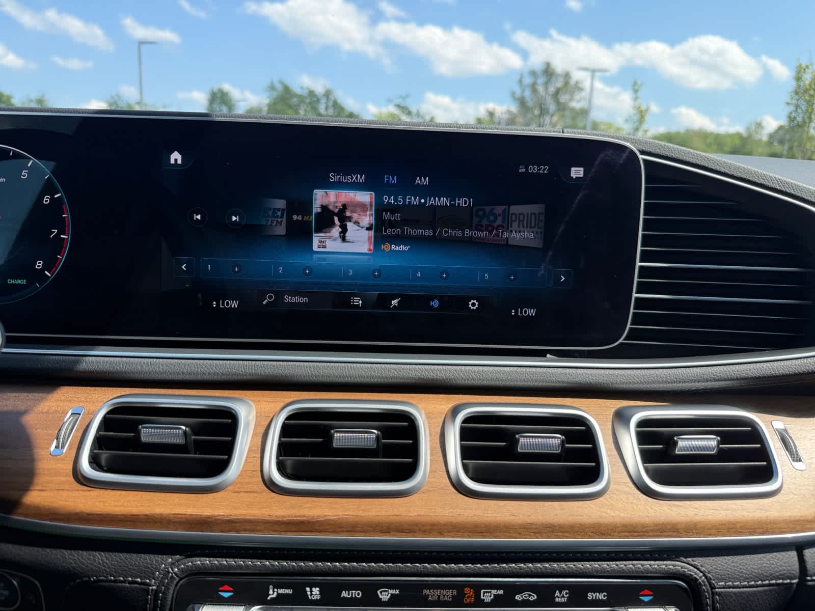 used 2022 Mercedes-Benz GLE 450 car, priced at $53,998