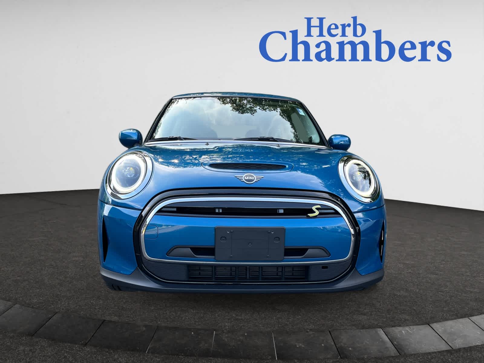 used 2024 MINI Electric Hardtop 2 Door car, priced at $23,998
