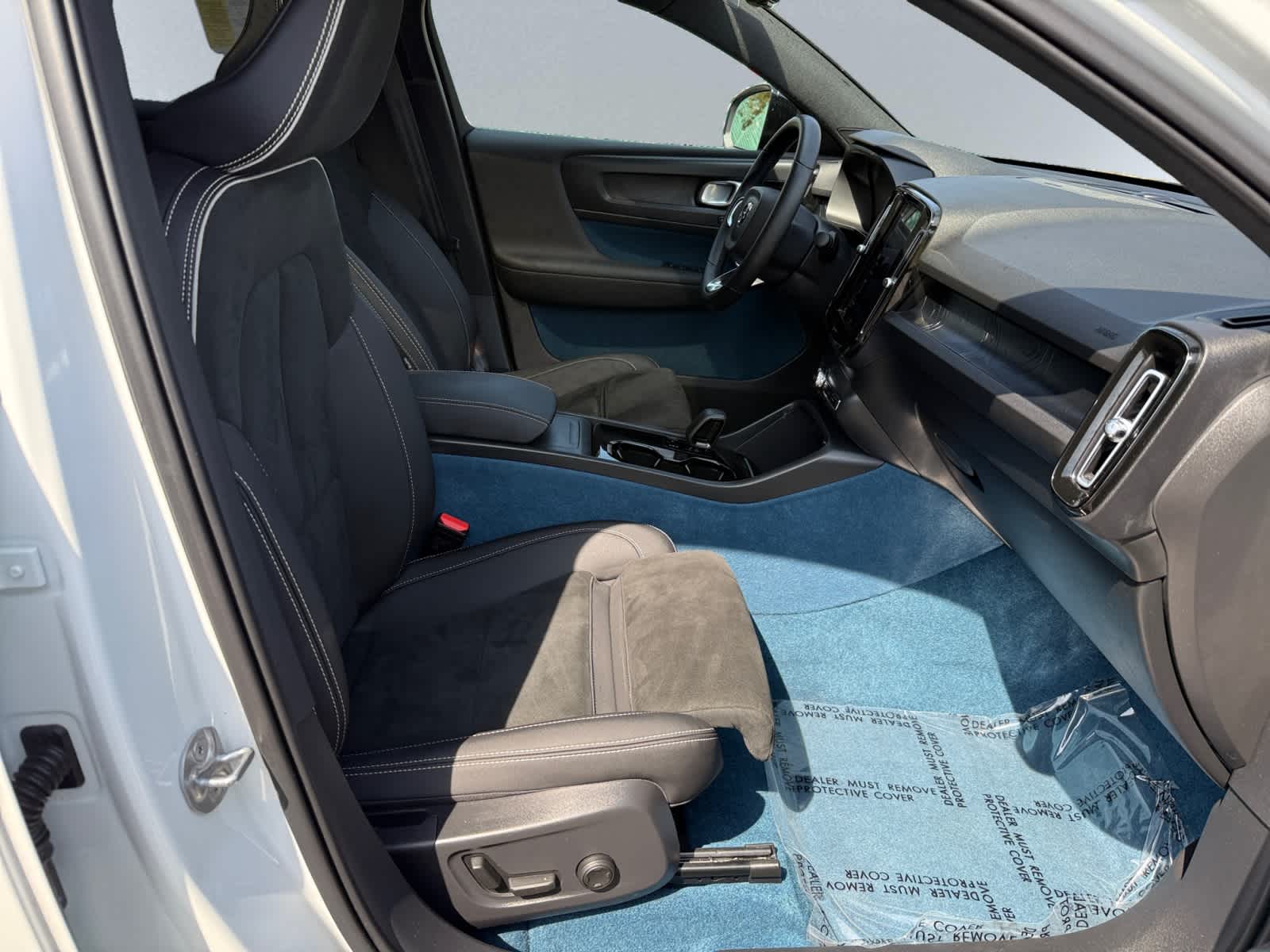 used 2023 Volvo C40 Recharge Pure Electric car, priced at $30,988