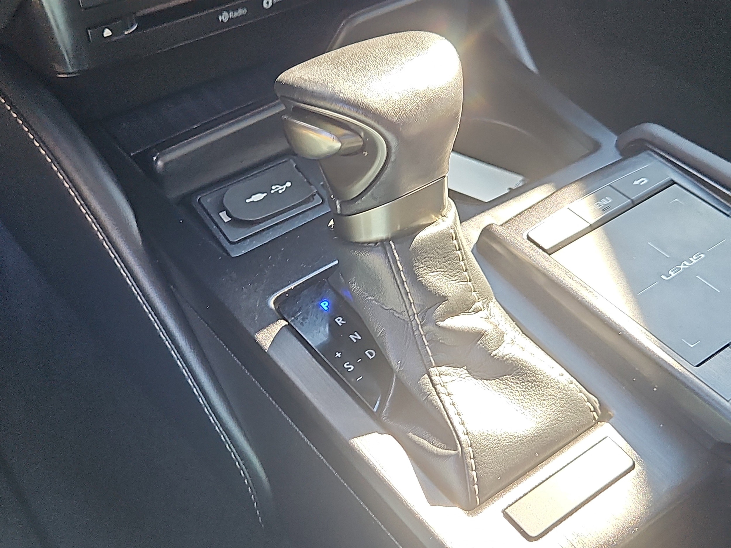 used 2019 Lexus ES car, priced at $27,390