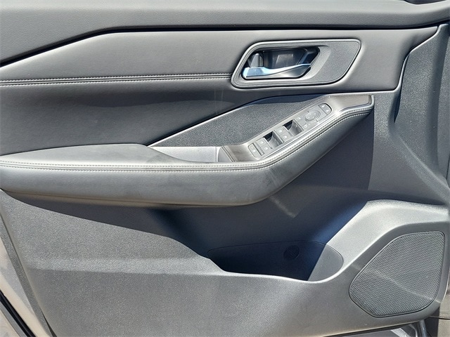 used 2025 Nissan Rogue car, priced at $38,885
