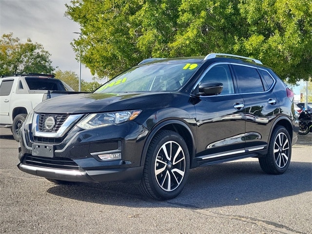 used 2019 Nissan Rogue car, priced at $17,999